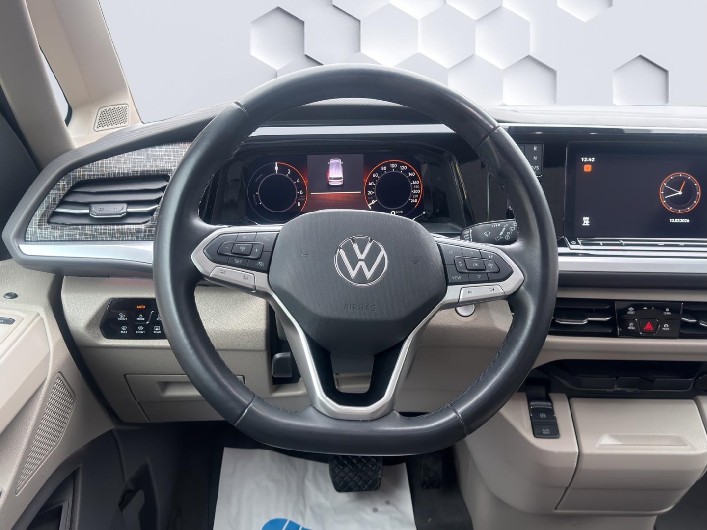 T7 Multivan 1.4 TSI eHybrid MatrixLED PanoDach HuD ACC ParkLenkAssist Rückfahrkamera Standheizung