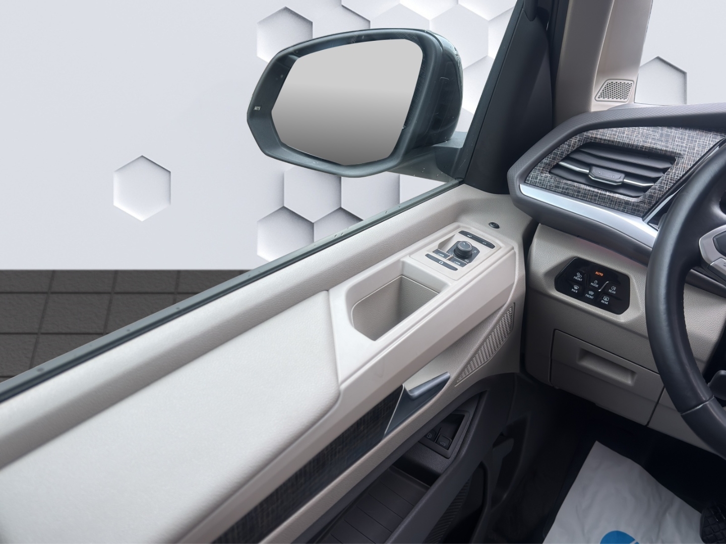 T7 Multivan 1.4 TSI eHybrid MatrixLED PanoDach HuD ACC ParkLenkAssist Rückfahrkamera Standheizung