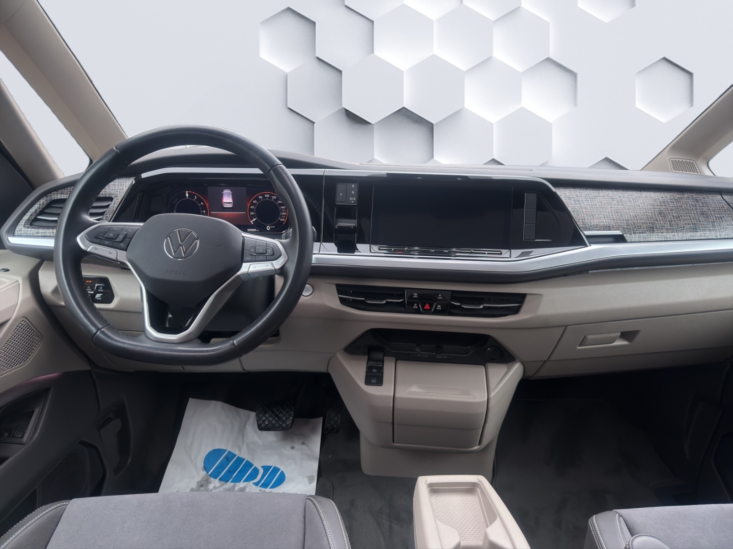 T7 Multivan 1.4 TSI eHybrid MatrixLED PanoDach HuD ACC ParkLenkAssist Rückfahrkamera Standheizung