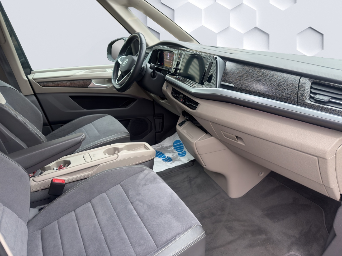 T7 Multivan 1.4 TSI eHybrid MatrixLED PanoDach HuD ACC ParkLenkAssist Rückfahrkamera Standheizung
