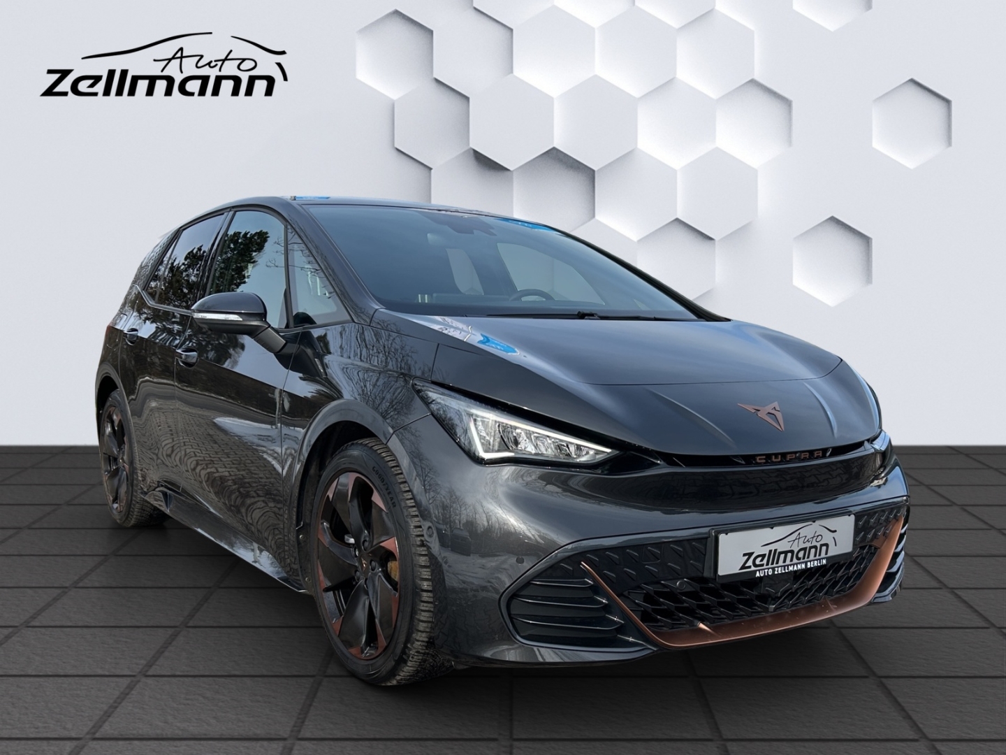 Born 150kW LED HuD GJR ACC 360°Kamera ParkLenkAssist Sitzheizung