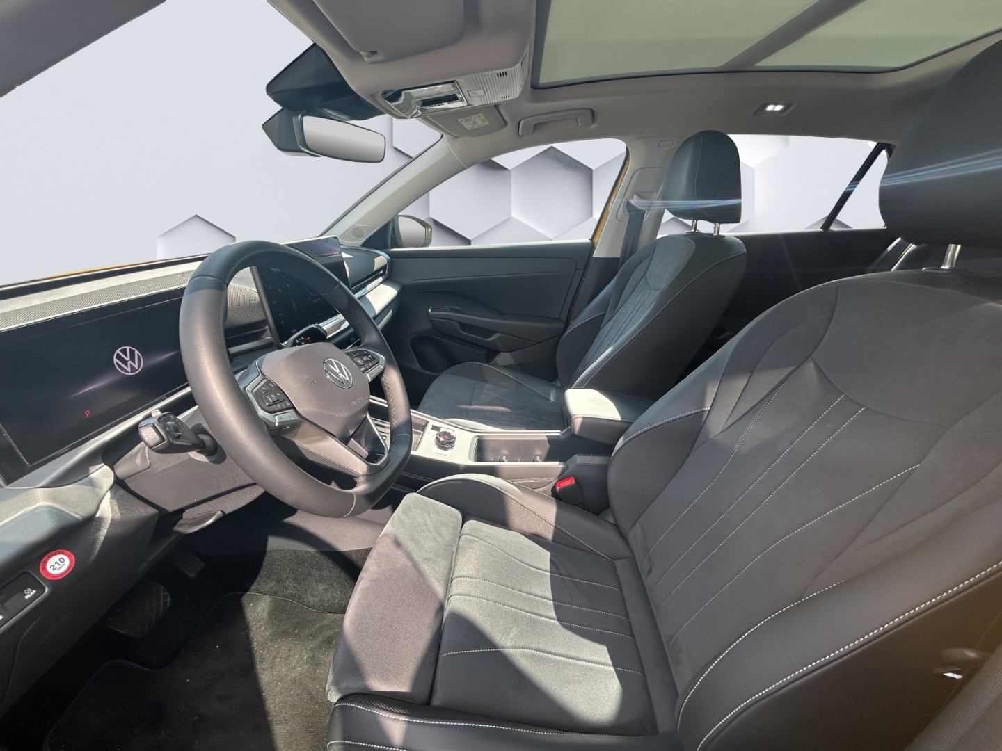 T-Roc Style 1.5l eTSI DSG IQ Drive & Light Navi Panorama