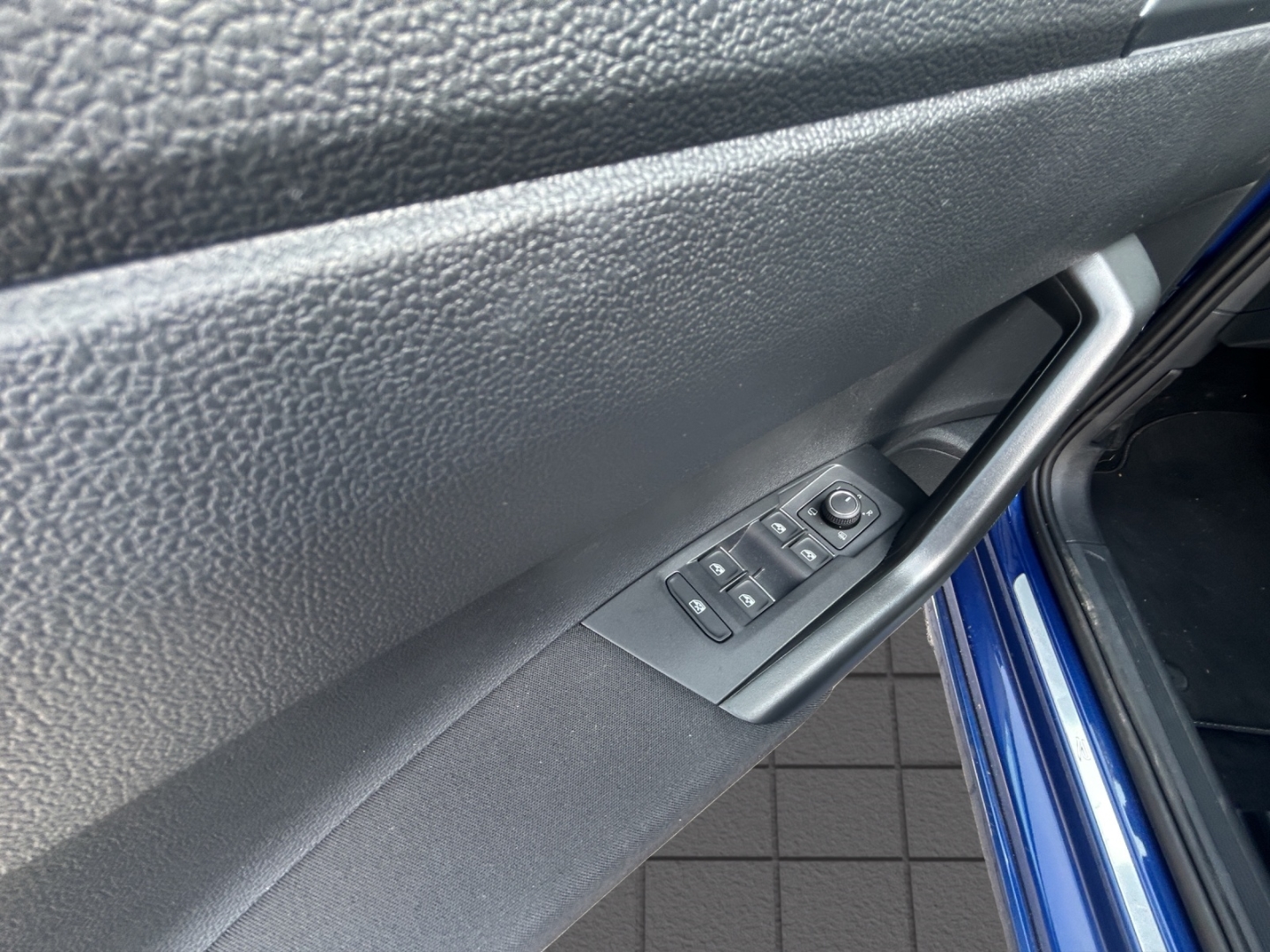 Taigo R-Line 1.0l TSI DSG Panorama IQ.Drive Licht & Sicht