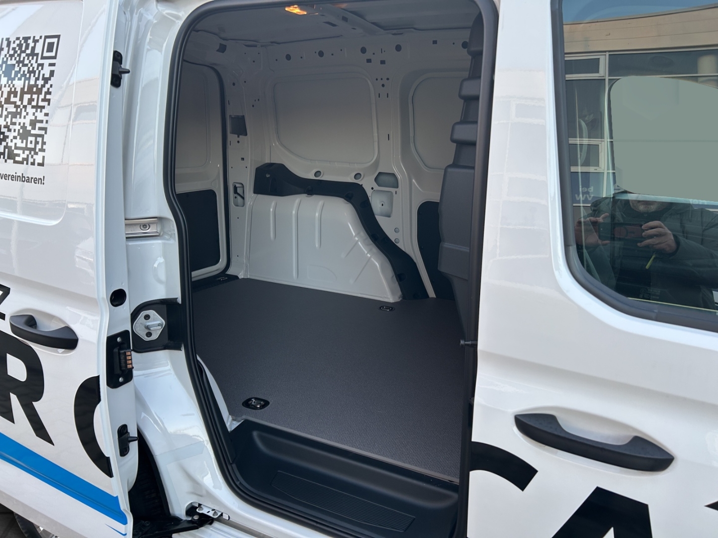 Caddy Cargo 2,0l TDI 6-Gang Navi Digitales Cockpit ACC DAB SHZ Spurhalteass. Verkehrszeichenerk.