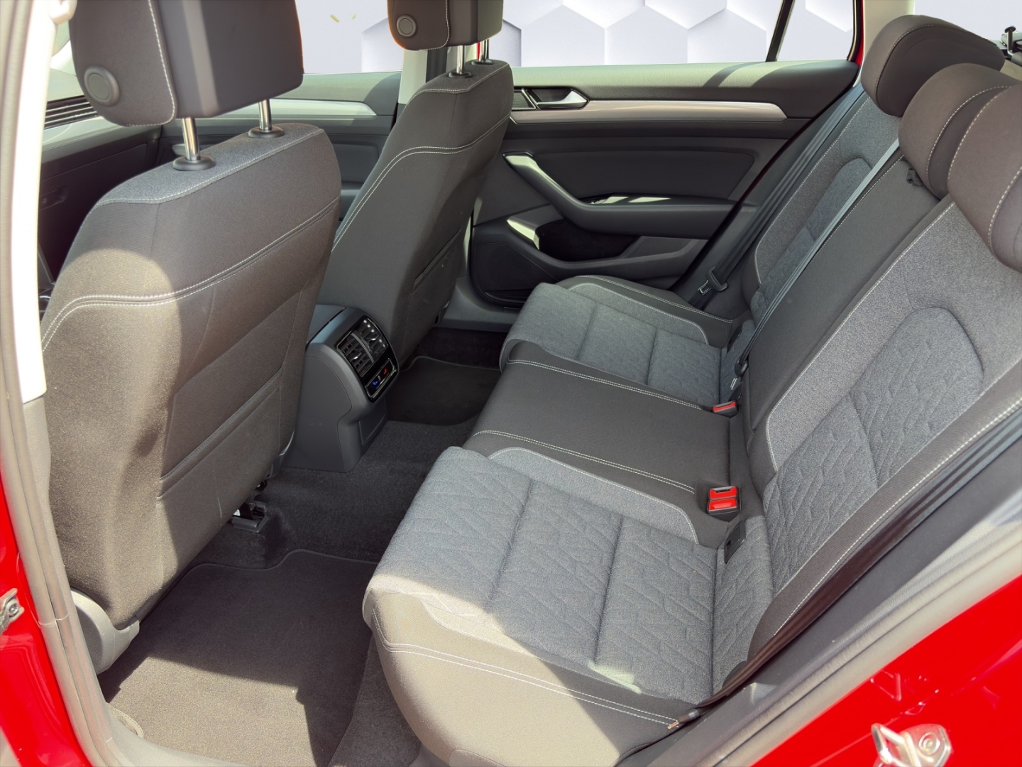 Passat Variant Business 2.0TDI AHZV LED ACC Rückfahrkamera Sitzheizung