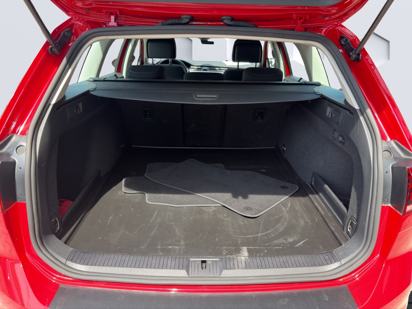 Passat Variant Business 2.0TDI AHZV LED ACC Rückfahrkamera Sitzheizung