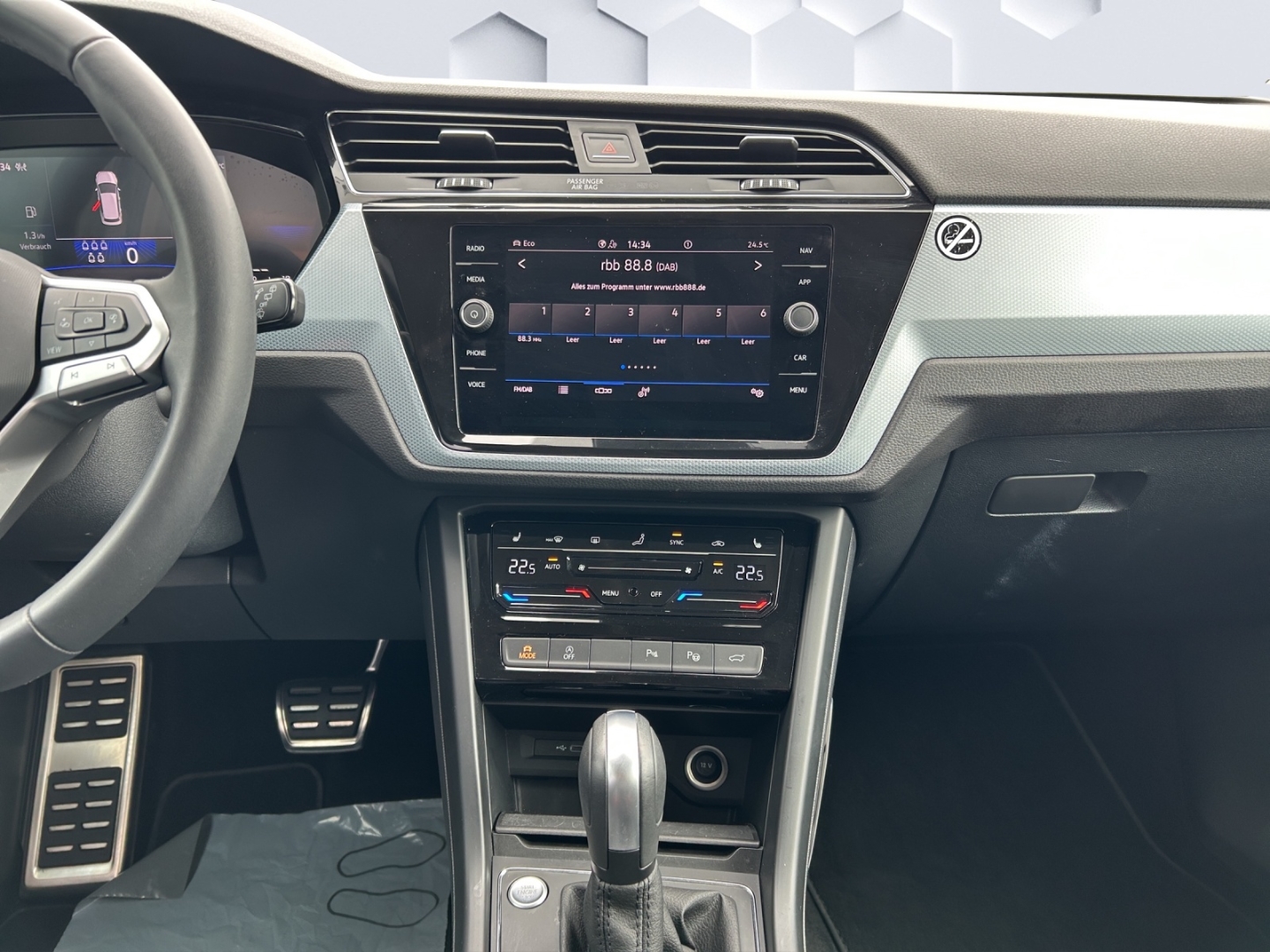 Touran BMT Start-Stopp Comfortline 1.5 TSI 110kW DSG AHZV LED ACC TrailerAssist Sitzheizung