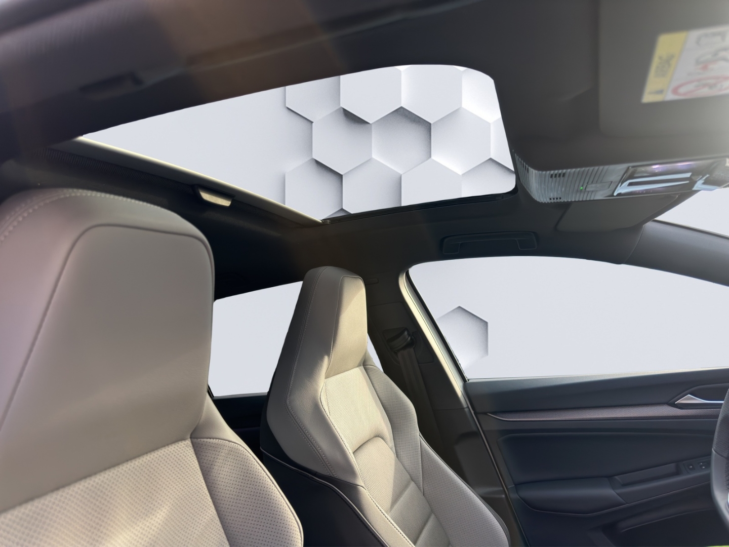 Golf GTE 1.5l eHybrid DSG Navi AhK Panodach Navi