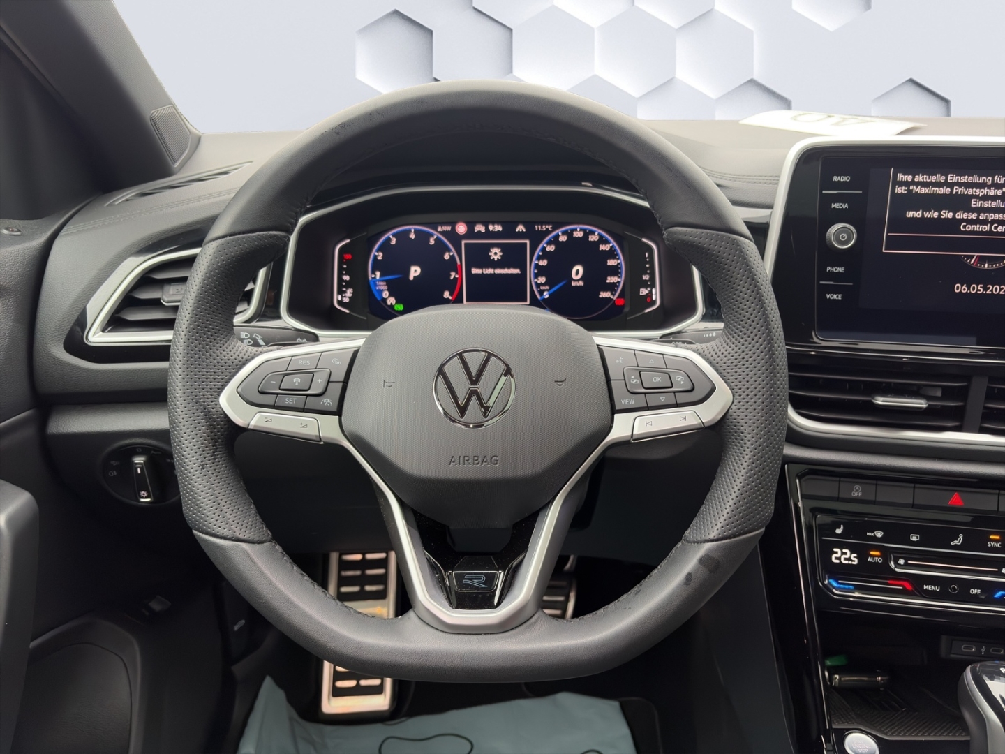 T-Roc 4Motion R-Line 2.0TSI 140kW MatrixLED PanoDach ACC Rückfahrkamera ParkAssist Sitzheizung