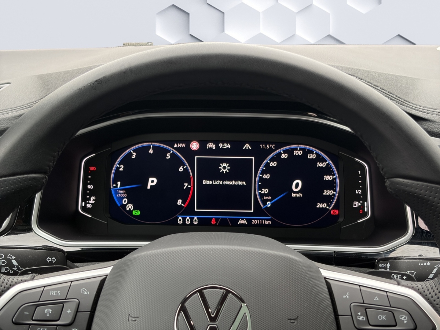 T-Roc 4Motion R-Line 2.0TSI 140kW MatrixLED PanoDach ACC Rückfahrkamera ParkAssist Sitzheizung