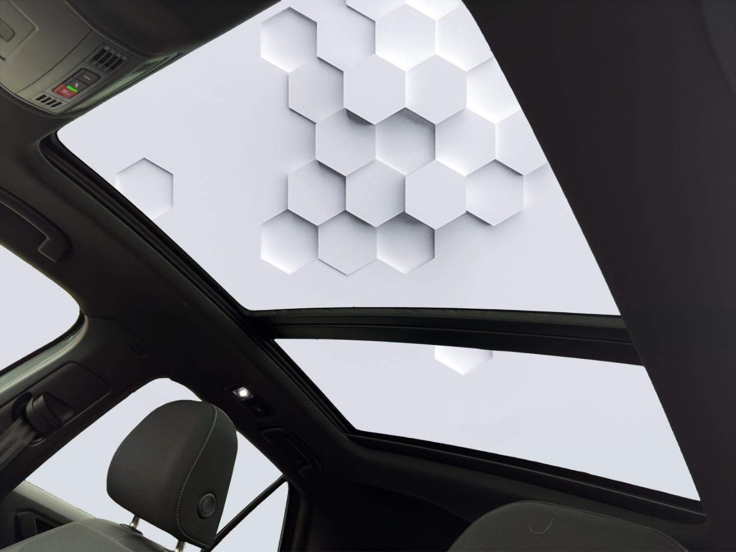 T-Roc 4Motion R-Line 2.0TSI 140kW MatrixLED PanoDach ACC Rückfahrkamera ParkAssist Sitzheizung
