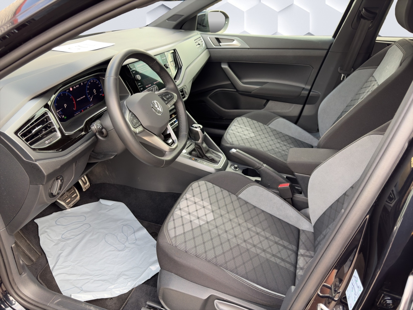 Taigo R-Line 1.5 TSI DSG 110kW MatrixLED ACC Rückfahrkamera ParkAssist Sitzheizung