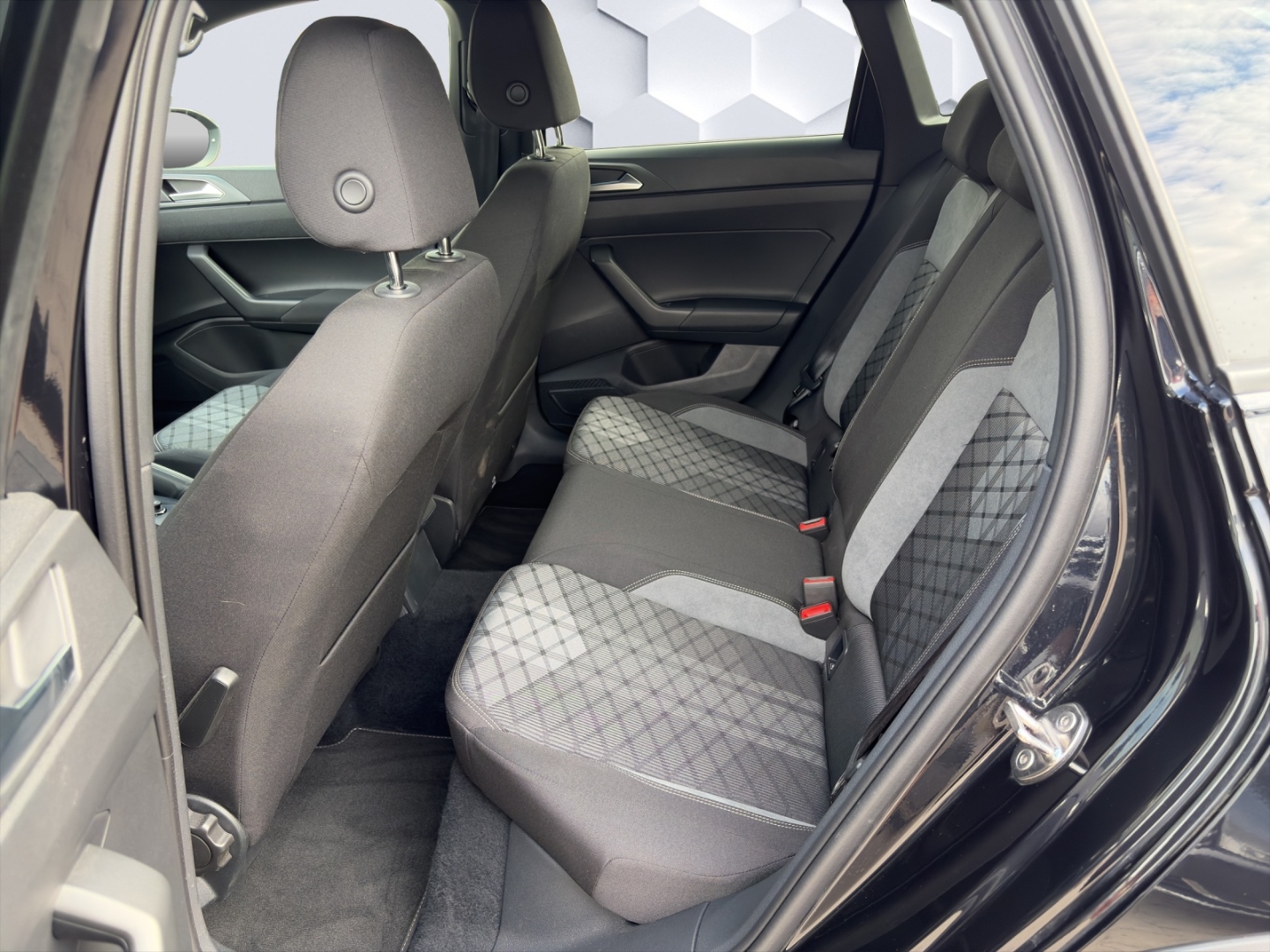 Taigo R-Line 1.5 TSI DSG 110kW MatrixLED ACC Rückfahrkamera ParkAssist Sitzheizung