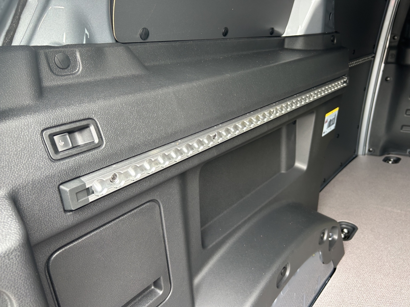 ID. Buzz Cargo 210kW Pro AHK-klappbar Navi 360 Kamera LED ACC Apple CarPlay Android Auto
