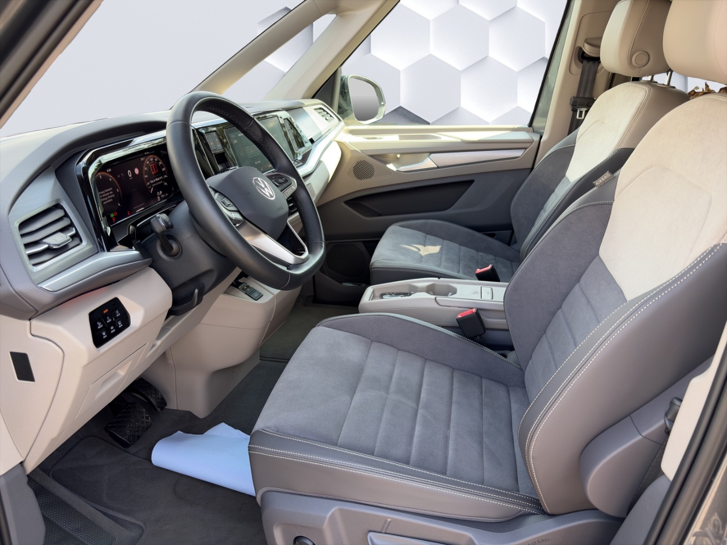 T7 Multivan LR 2.0 TDI DSG 110kW AHZV MatrixLED ACC DCC ParkAssist 360°Kamera Standheizung 7-Sitzer