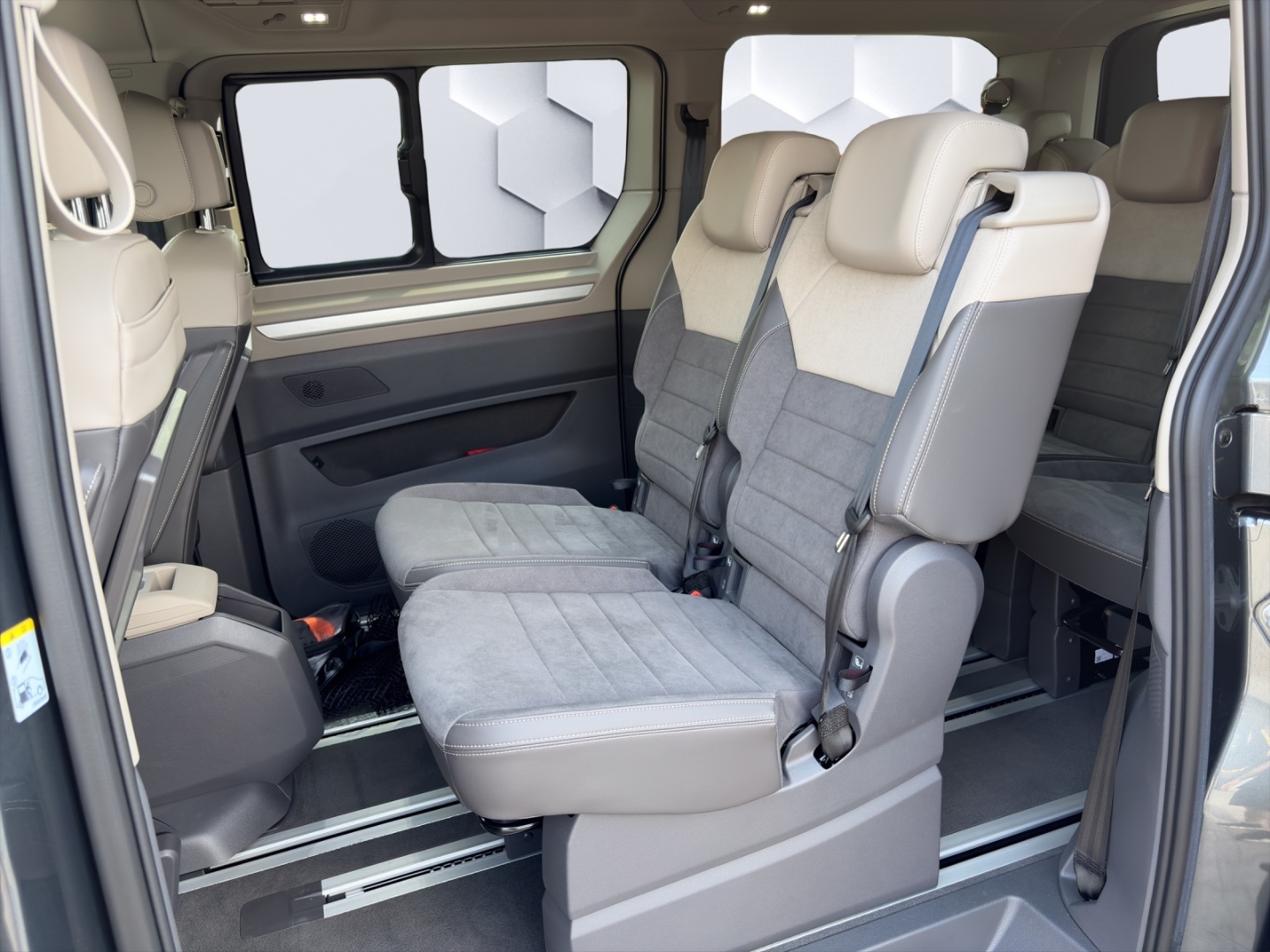 T7 Multivan LR 2.0 TDI DSG 110kW AHZV MatrixLED ACC DCC ParkAssist 360°Kamera Standheizung 7-Sitzer