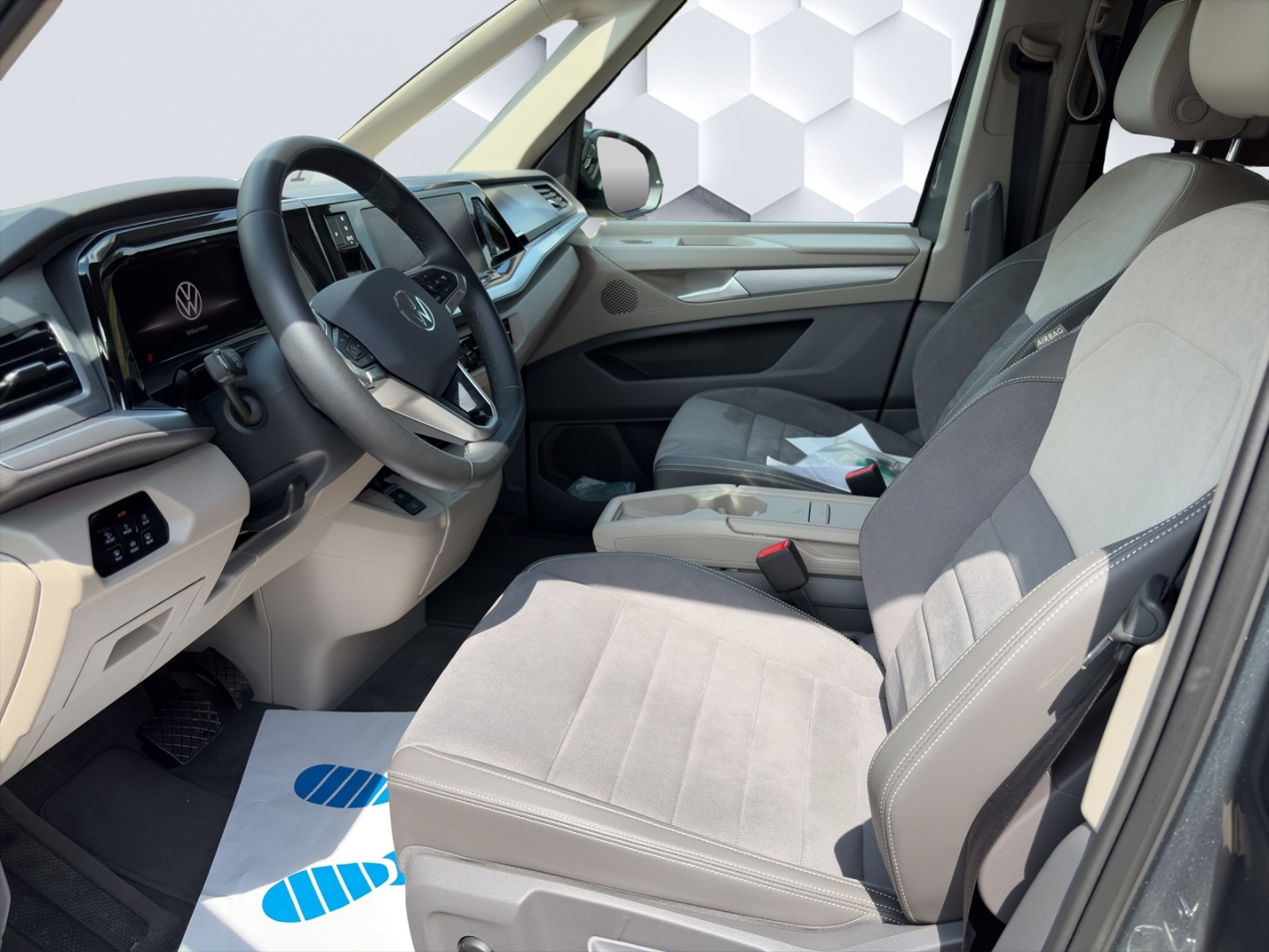 T7 Multivan Life 2.0 TDI 110kW DSG AHZV MatrixLED ACC DCC ParkAssist 360°Kamera Standheizung Sitzheizung 7-Sitzer