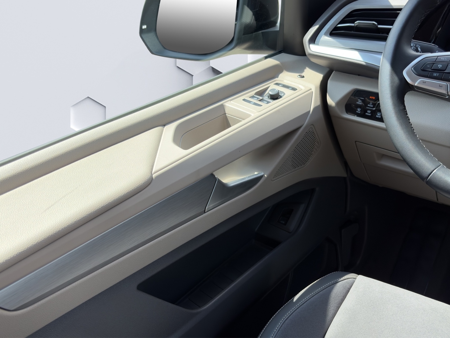 T7 Multivan Life 2.0 TDI 110kW DSG AHZV MatrixLED ACC DCC ParkAssist 360°Kamera Standheizung Sitzheizung 7-Sitzer