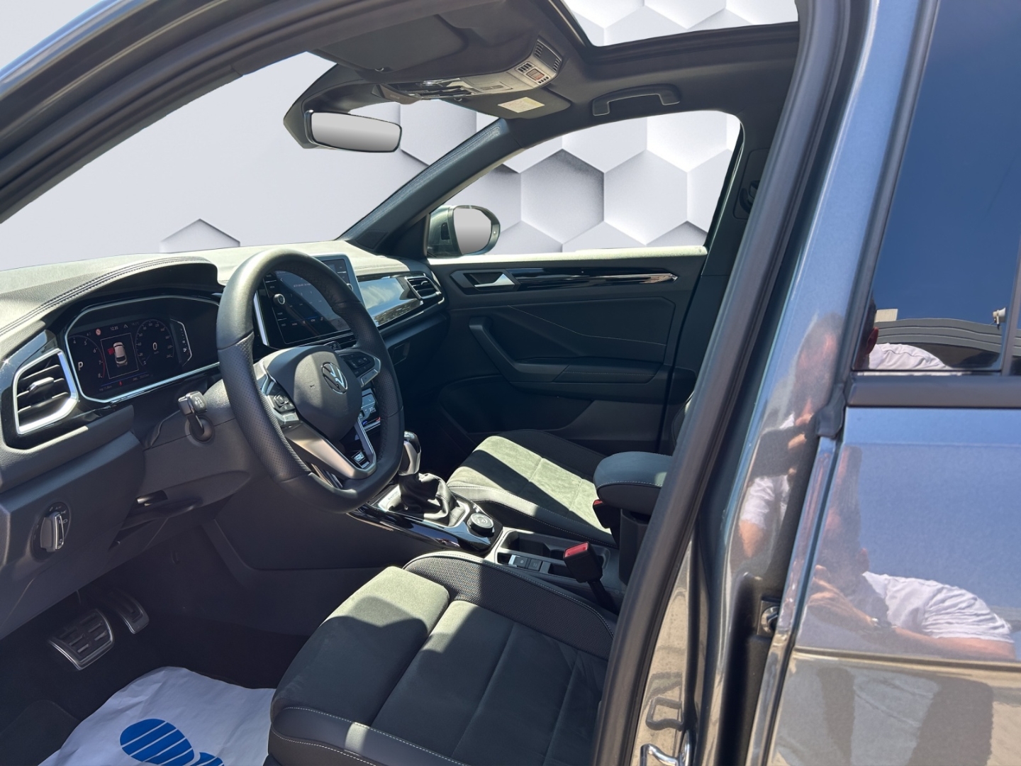 T-Roc R-Line 2.0TSI 140kW DSG 4Motion AHZV MatrixLED PanoDach ACC Rückfahrkamera ParkAssist Sitzheizung