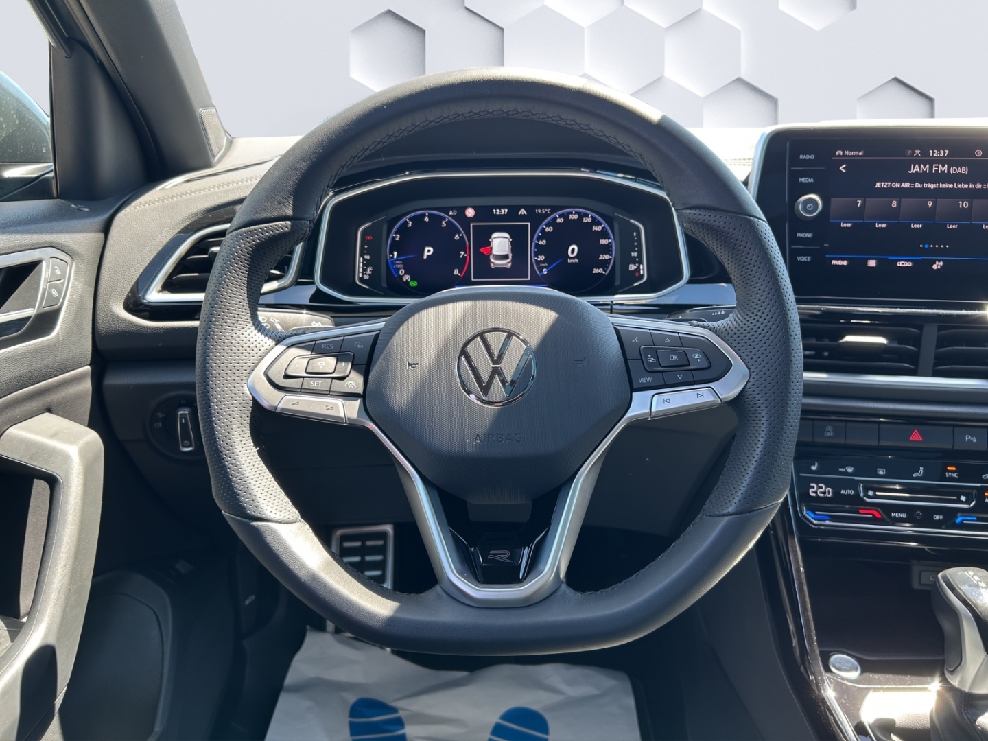 T-Roc R-Line 2.0TSI 140kW DSG 4Motion AHZV MatrixLED PanoDach ACC Rückfahrkamera ParkAssist Sitzheizung
