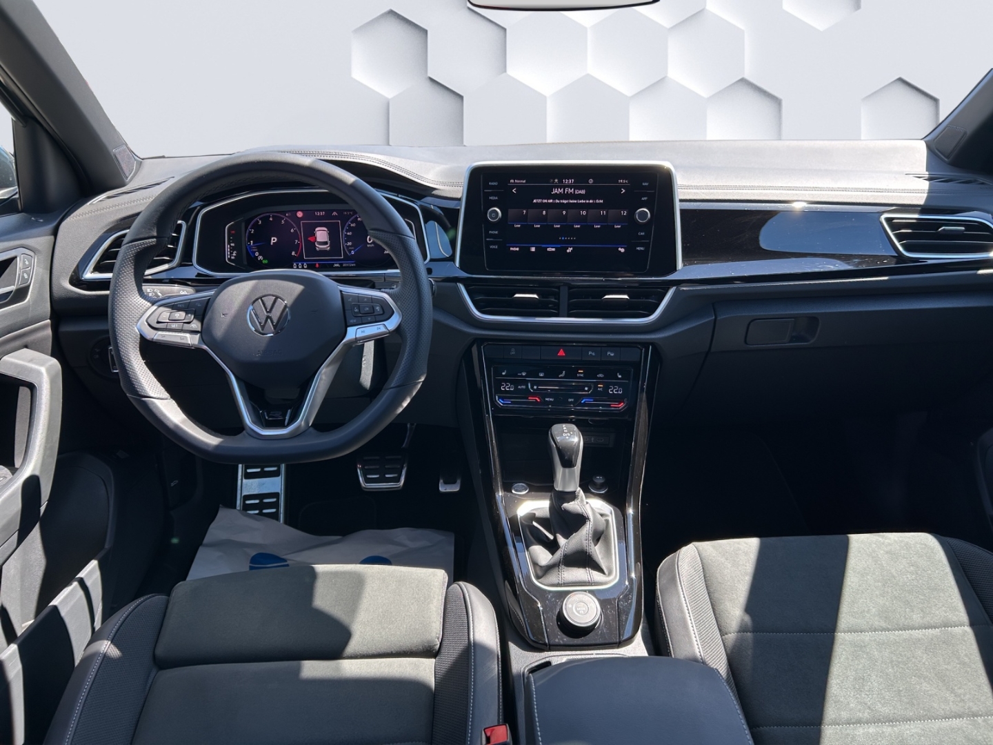 T-Roc R-Line 2.0TSI 140kW DSG 4Motion AHZV MatrixLED PanoDach ACC Rückfahrkamera ParkAssist Sitzheizung