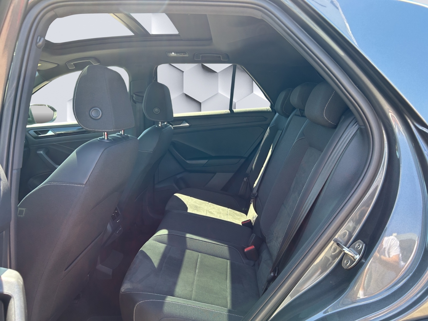 T-Roc R-Line 2.0TSI 140kW DSG 4Motion AHZV MatrixLED PanoDach ACC Rückfahrkamera ParkAssist Sitzheizung