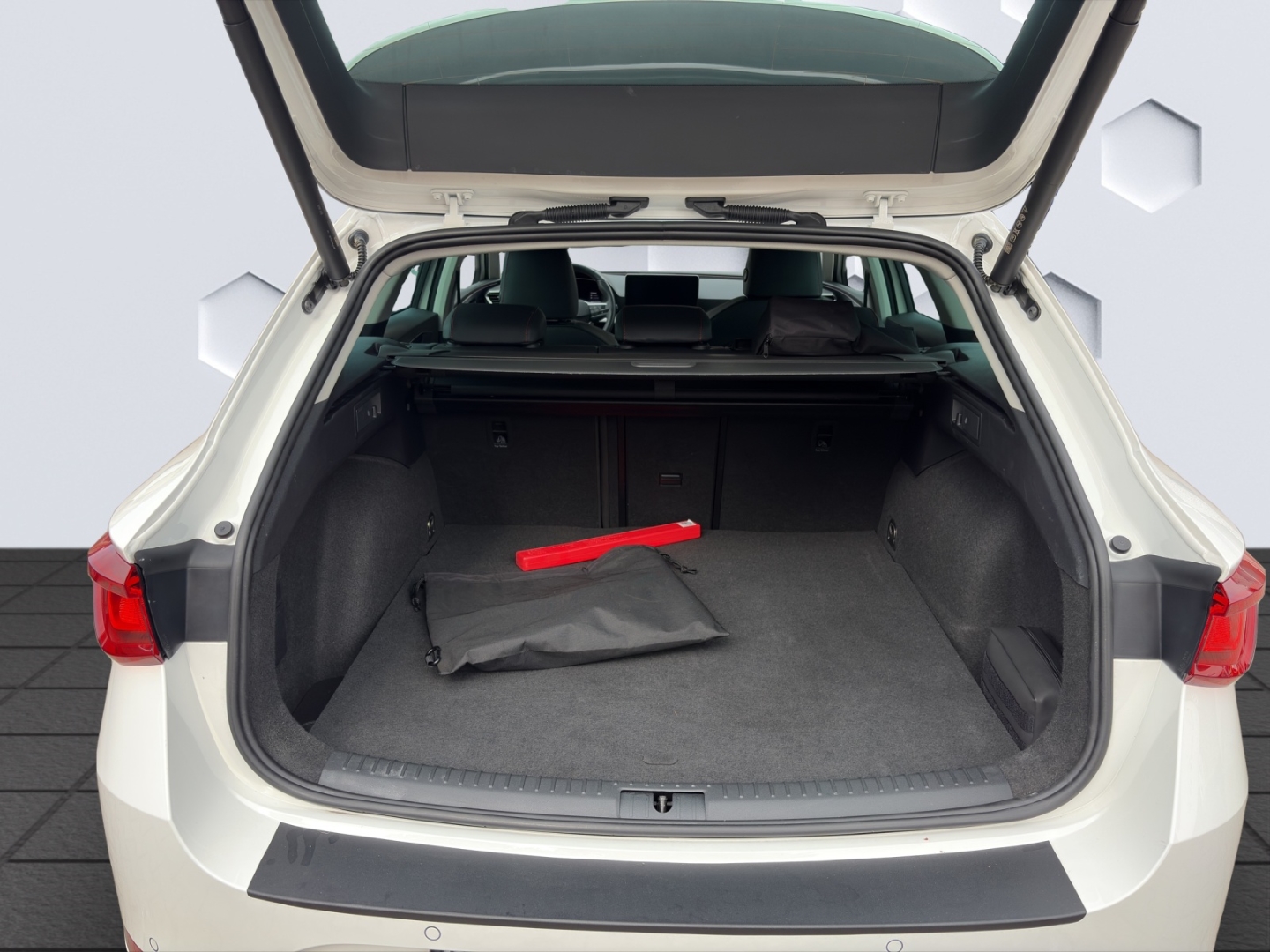 Leon Sportstourer FR-Line 1.4 e-Hybrid LED ACC Rückfahrkamera ParklenkAssist Sitzheizung