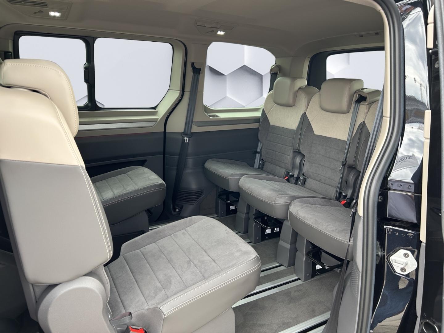 T7 Multivan Life 2.0 TDi 110kW DSG AHZV MatrixLED ACC DCC ParkAssist 360°Kamera Standheizung Sitzheizung 7-Sitzer