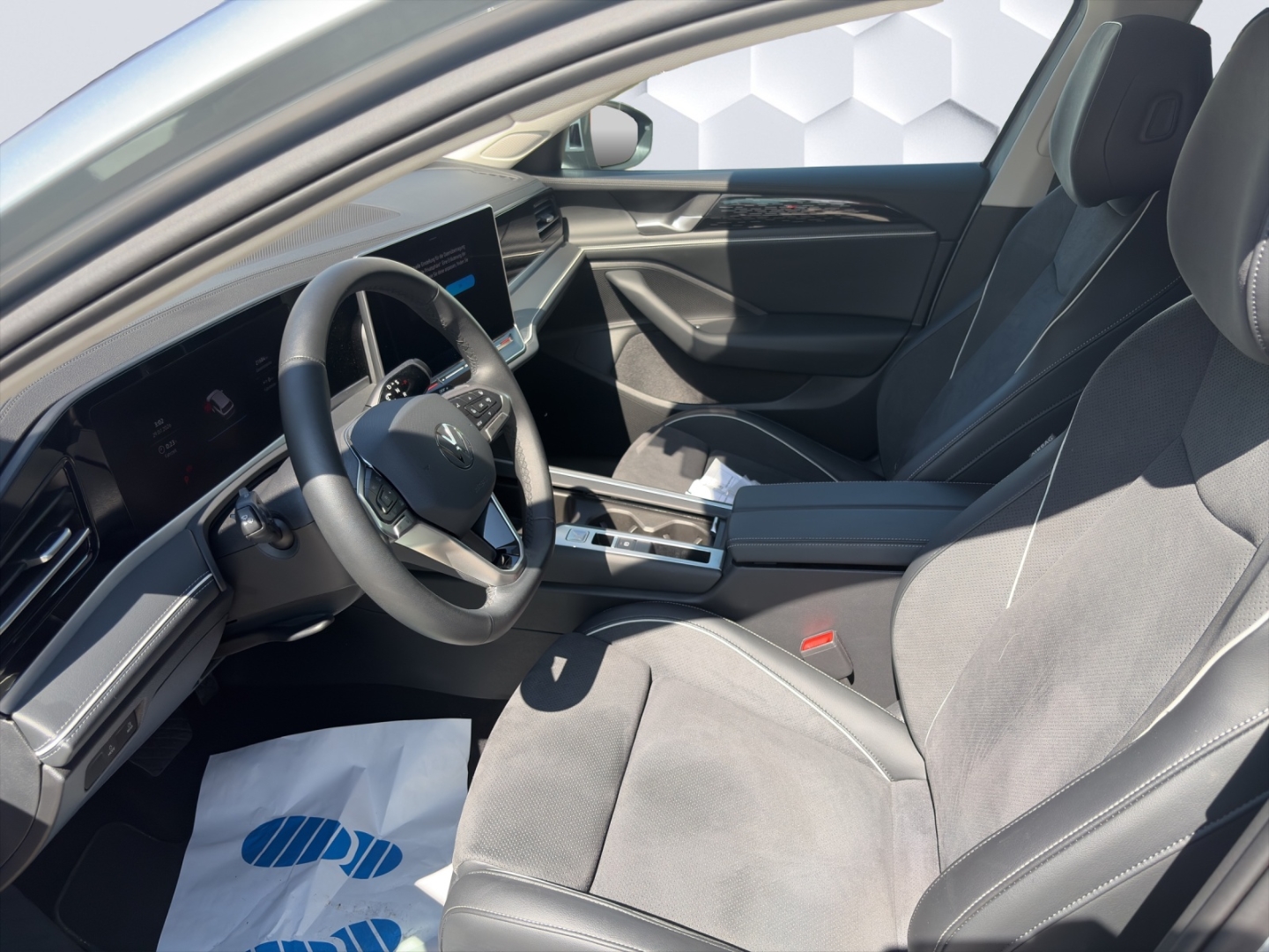 Passat Variant Business 1.5TSI eHybrid DSG AHZV LED HuD ACC ParkAssistPro 360°Kamera Sitzheizung