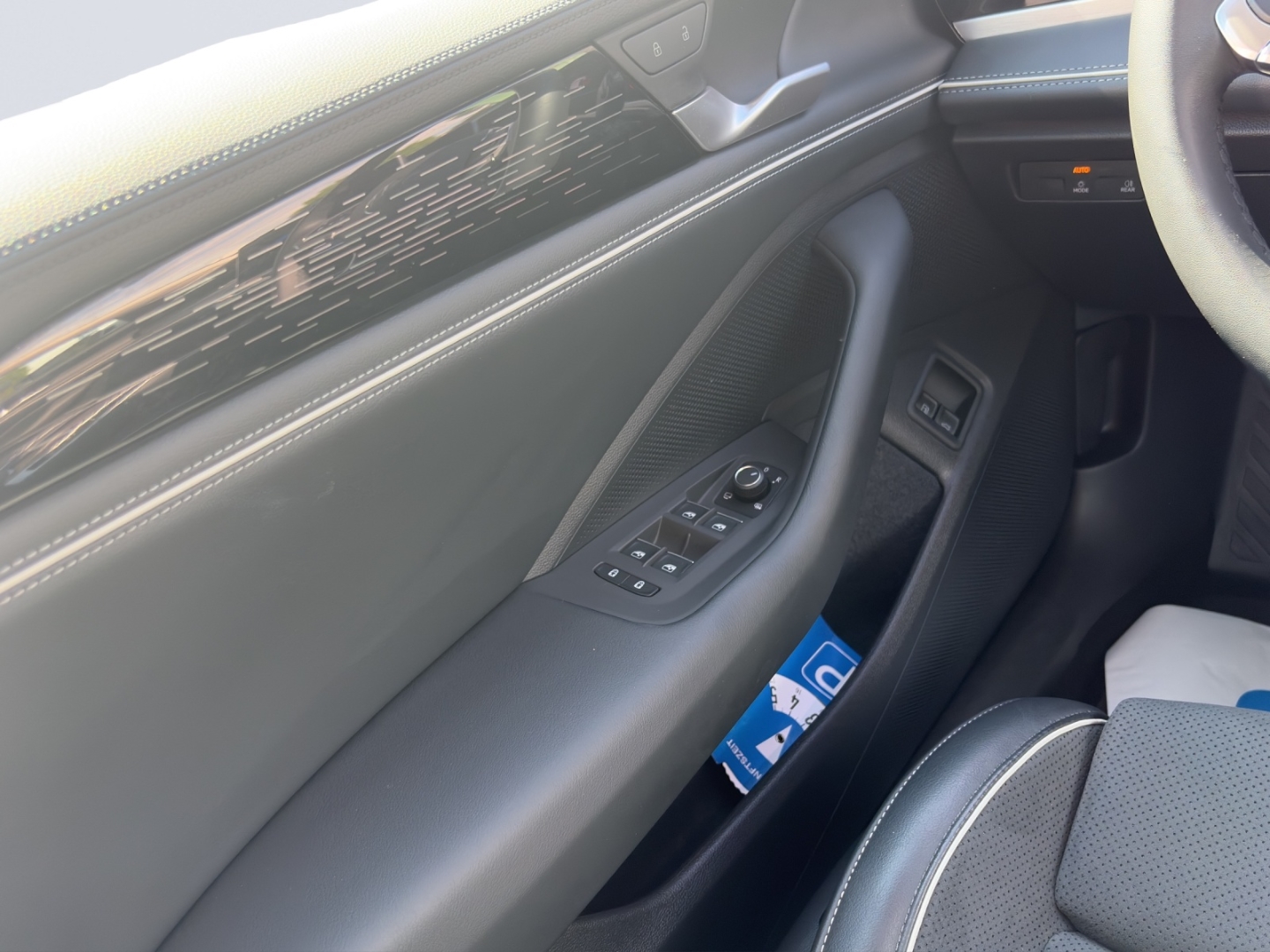 Passat Variant Business 1.5TSI eHybrid DSG AHZV LED HuD ACC ParkAssistPro 360°Kamera Sitzheizung