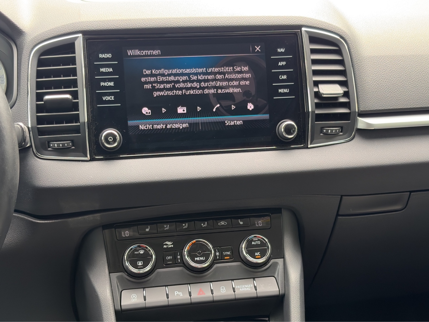 Karoq Ambition 1.0 TSI 81kW AHZV LED PDC Sitzheizung