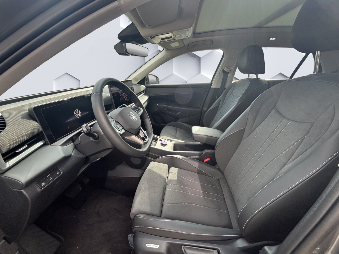 T-Roc Style 1.5l eTSI DSG W+S Reifen Navi Panorama