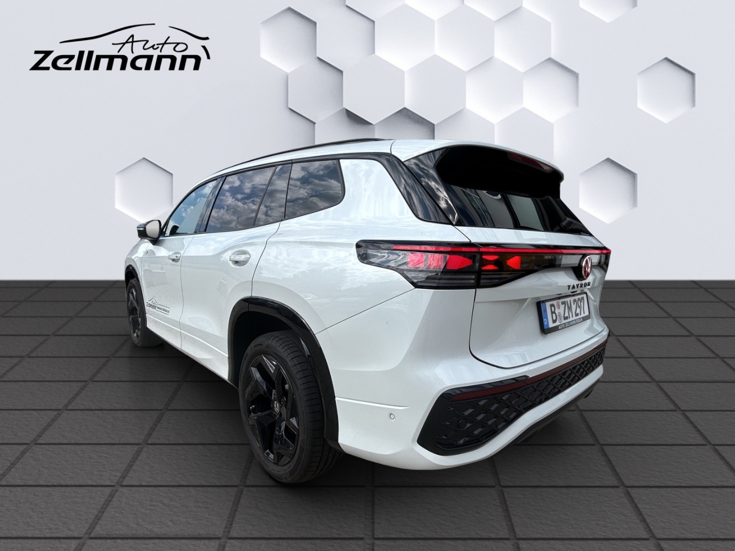 Tayron R-Line 2.0l TDI 4MOTION DSG AhK W+S Reifen