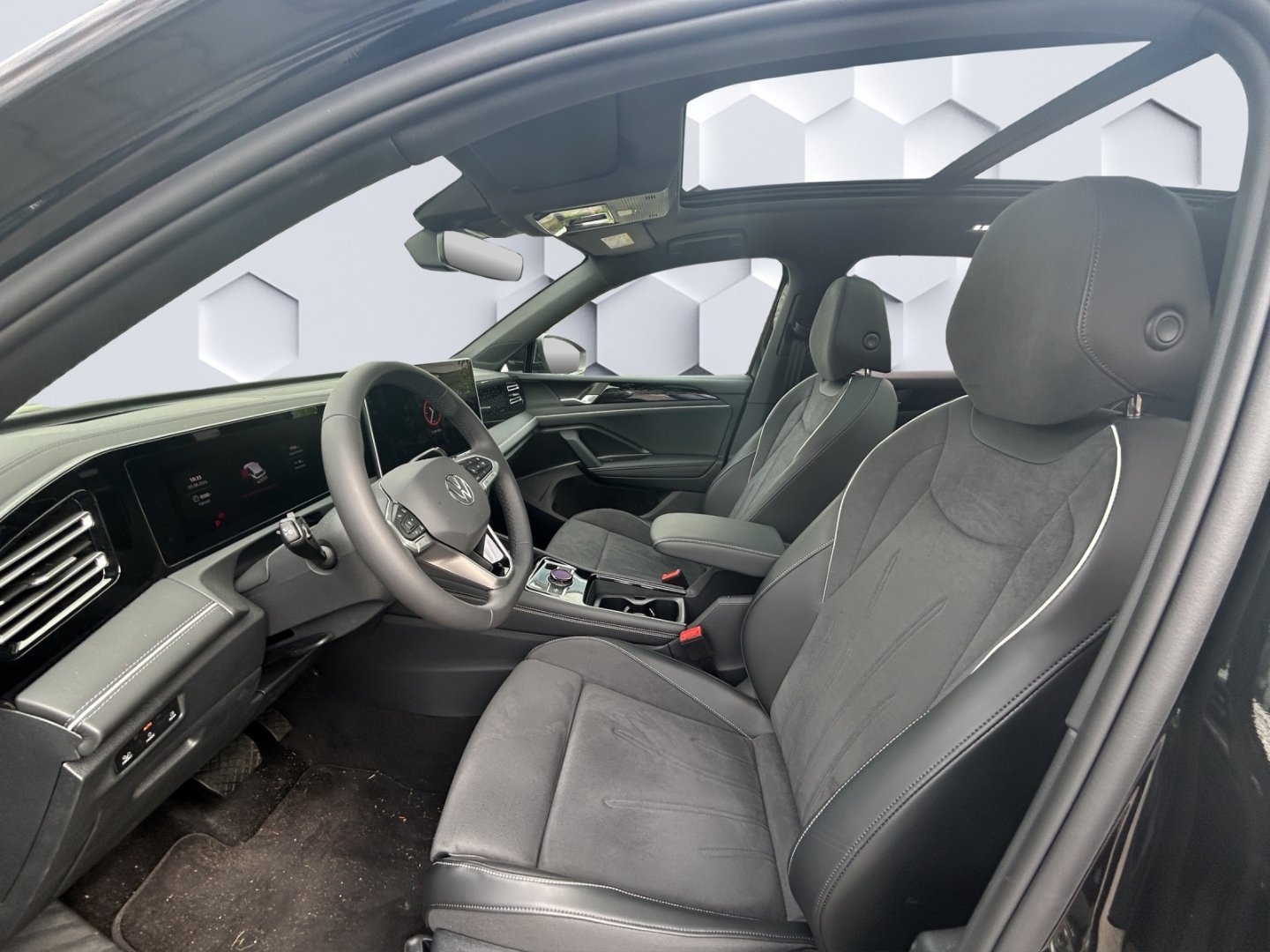 Tiguan 1.5 TSI 150 kW Elegance EL 1.5l eHybrid DSG AhK W+S Reifen IQ.Drive