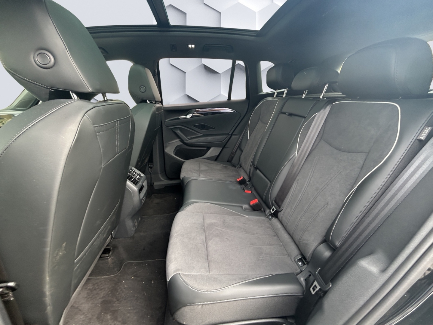 Tiguan 1.5 TSI 150 kW Elegance EL 1.5l eHybrid DSG AhK W+S Reifen IQ.Drive