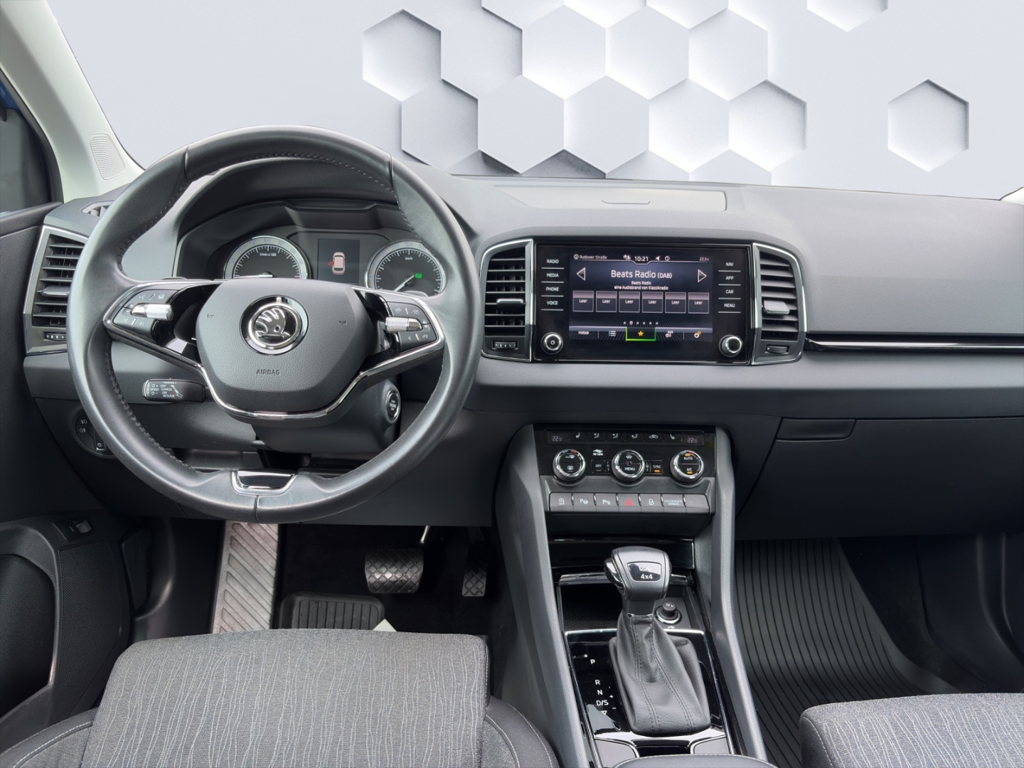Karoq Style 2.0TDI 110kW DSG 4x4 AHZV LED ACC Rückfahrkamera ParkAssist