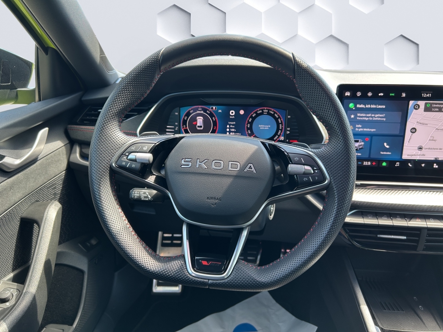 Octavia Combi RS 2.0TSI 195kW DSG MatrixLED AHZV HuD PanoDach 360° Kamera Standheizung