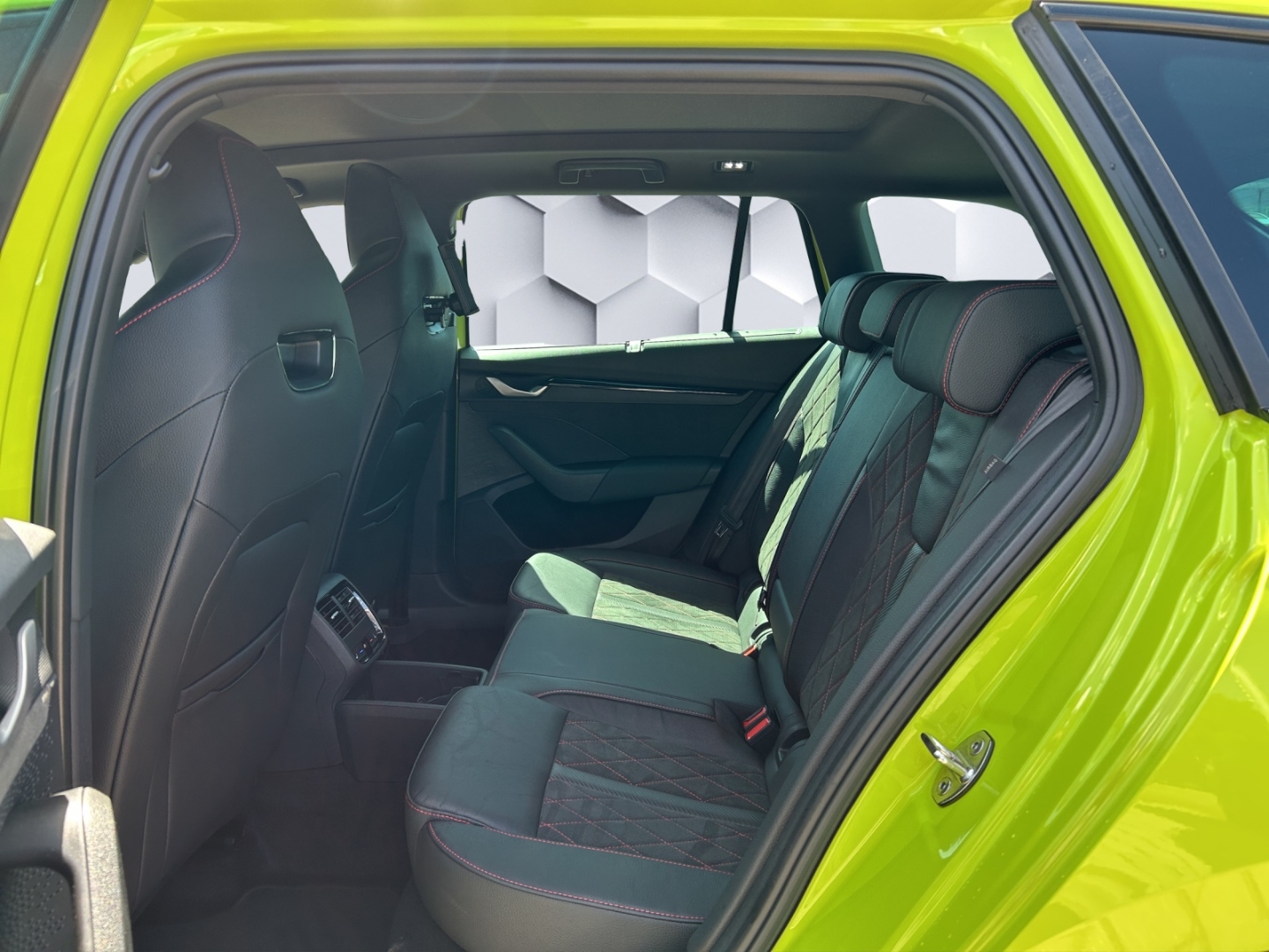 Octavia Combi RS 2.0TSI 195kW DSG MatrixLED AHZV HuD PanoDach 360° Kamera Standheizung