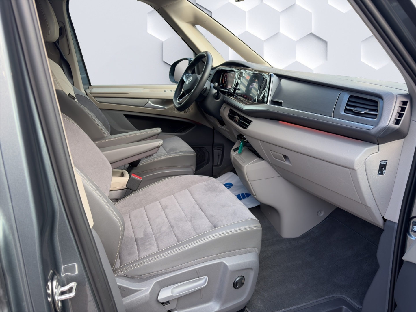 T7 Multivan LÜ Life 2.0 TDI AHZV MatrixLED ACC DCC ParkAssist 360°Kamera Standheizung 7-Sitzer