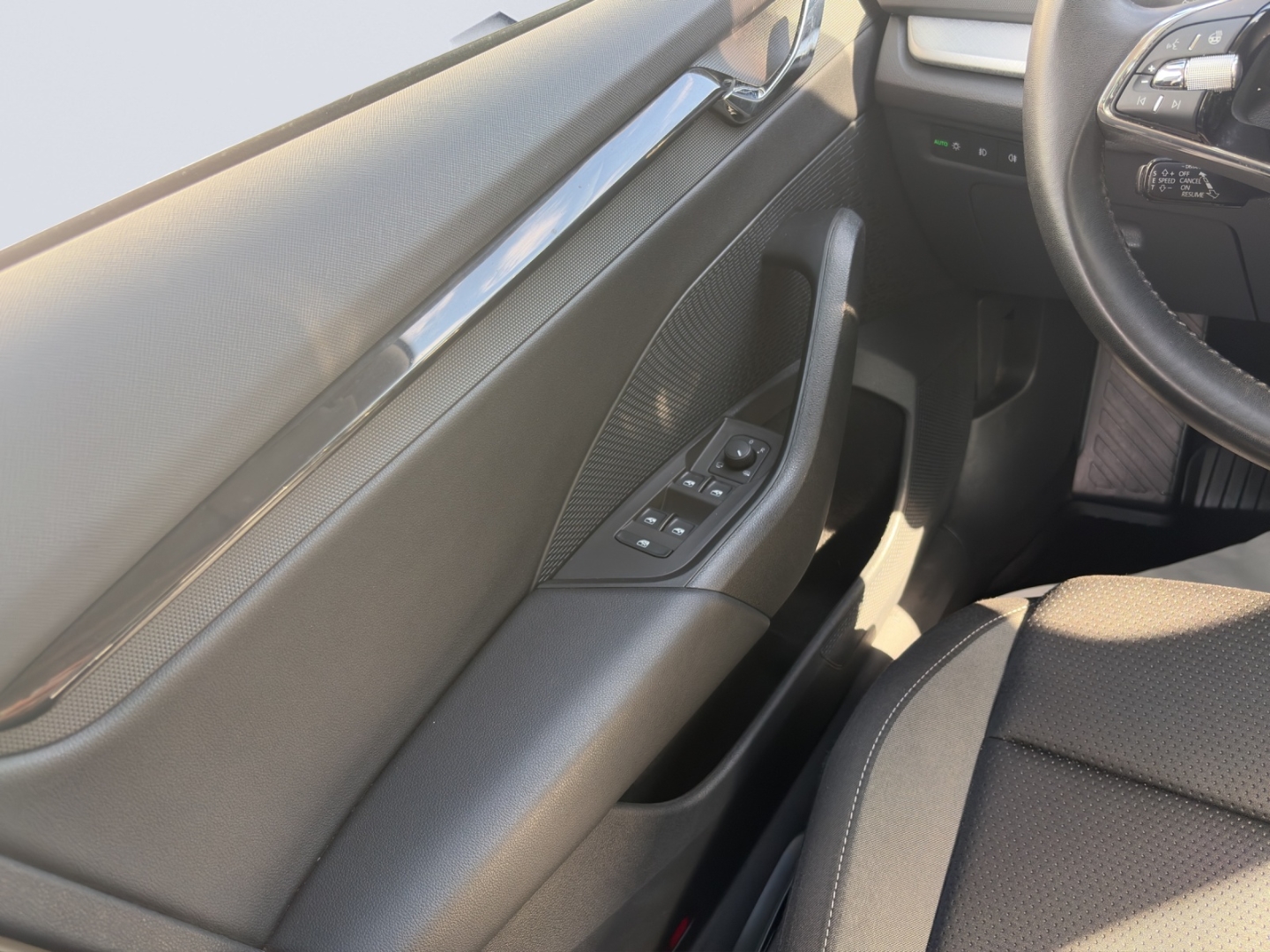 Octavia Combi Ambition 2.0TDI SG AHZV LED ACC Sitzheizung