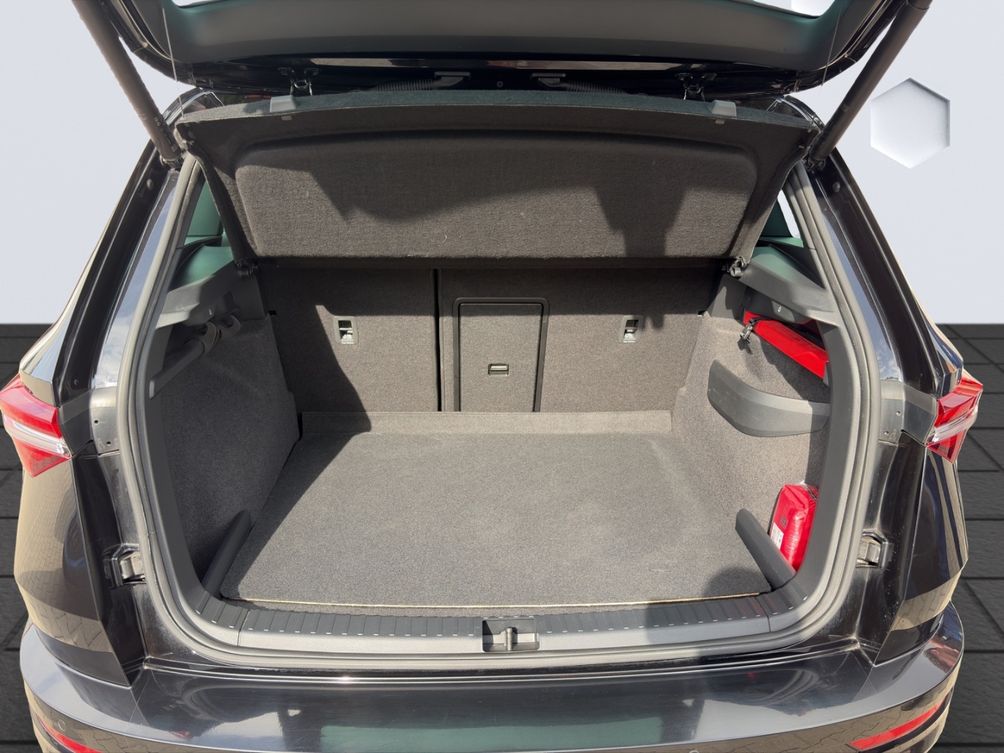 Karoq Sportline 2.0TSI 140kW DSG 4x4 AHZV MatrixLED ACC Rückfahrkamera Sitzheizung Standheizung