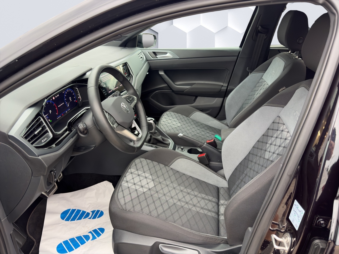 Polo VI R-Line 1.0TSI 85kW DSG MatrixLED ACC Rückfahrkamera Sitzheizung