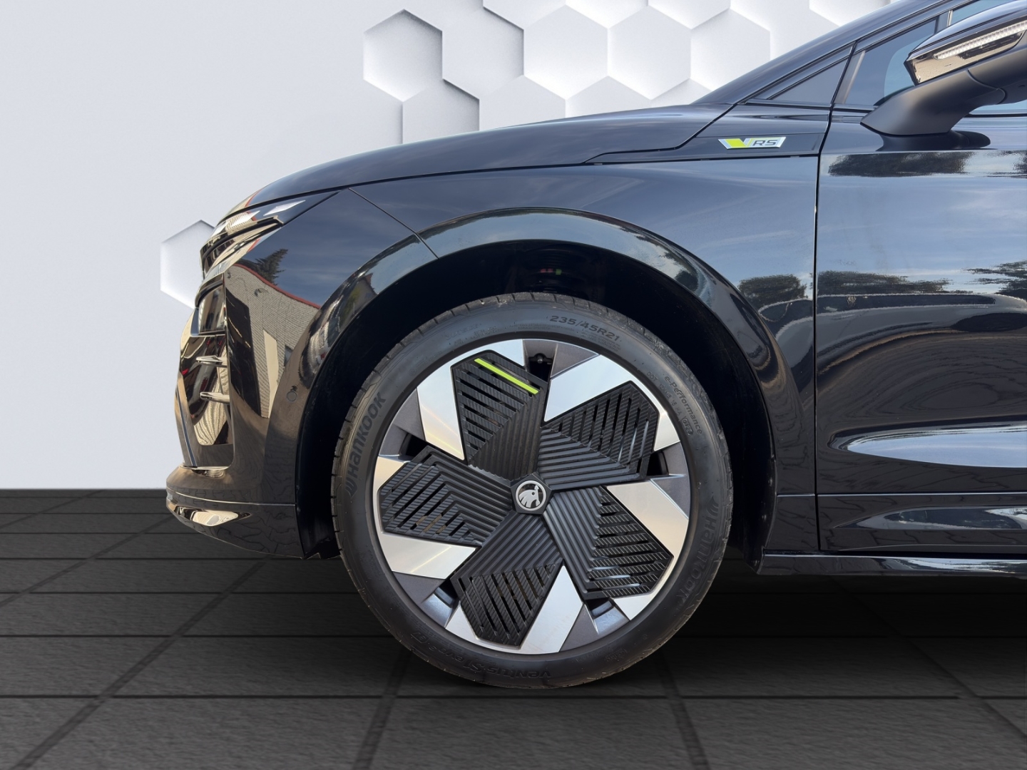 Enyaq RS 250kW 4x4 AHZV MatrixLED HuD PanoDach DCC 360°Kamera ParkAssist Sitzheizung