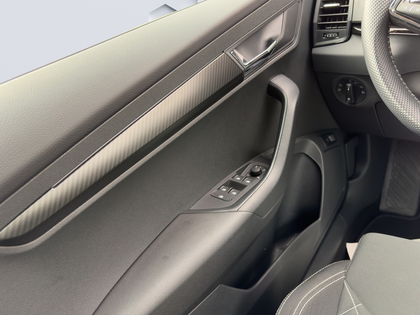 Karoq Sportline 1.5TSI 110kW DSG MatrixLED DCC Rückfahrkamera Sitzheizung