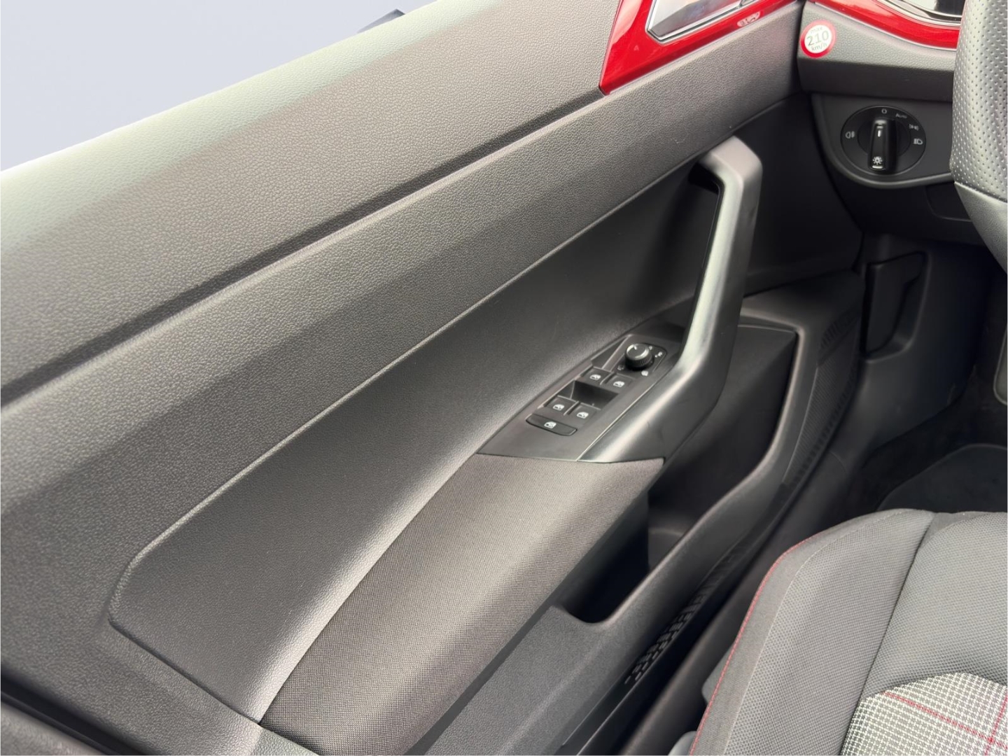 Polo VI GTI 2.0TSI 152kW DSG MatrixLED PanoDach ACC Rückfahrkamera Sitzheizung