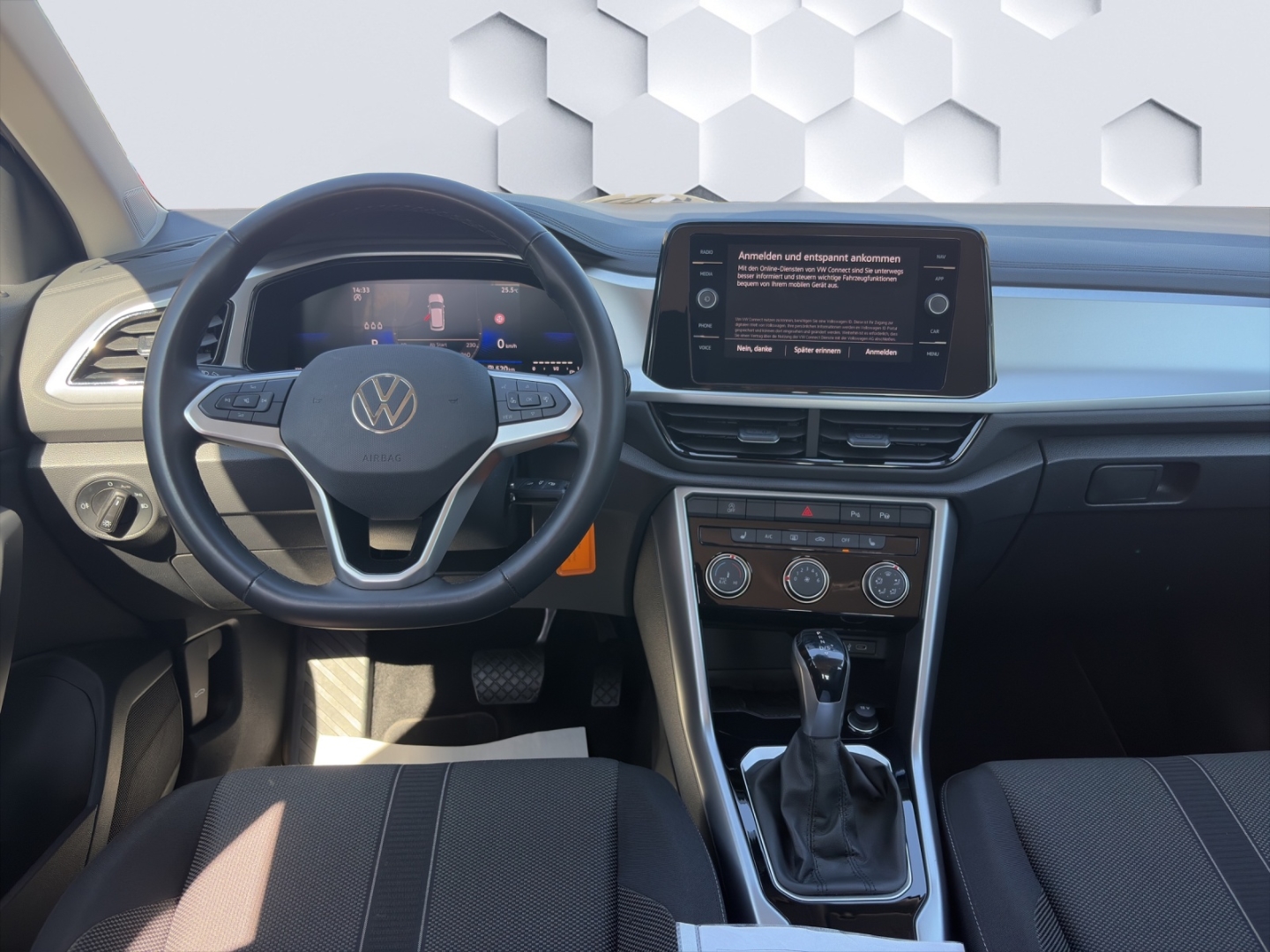 T-Roc Life 1.5TSI 110kW DSG AHZV LED GJR ParkAssist Sitzheizung
