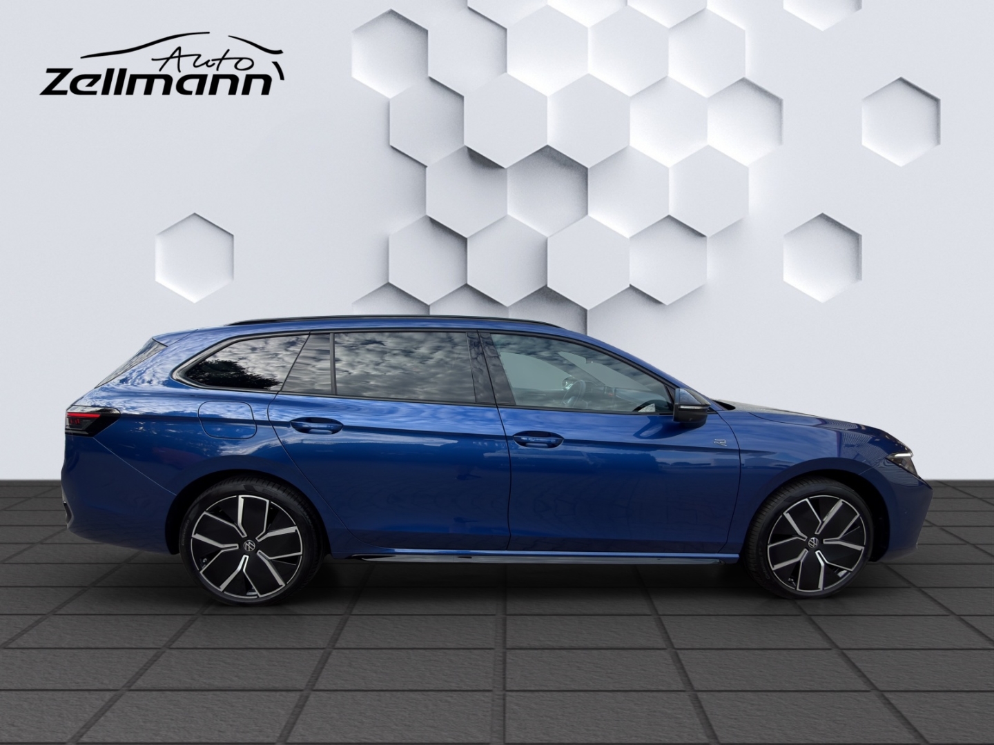Passat Variant R-Line 1.5TSI eHybrid 130kW DSG AHZV MatrixLED PanoDach HuD ACC 360°Kam ParkAssistPro