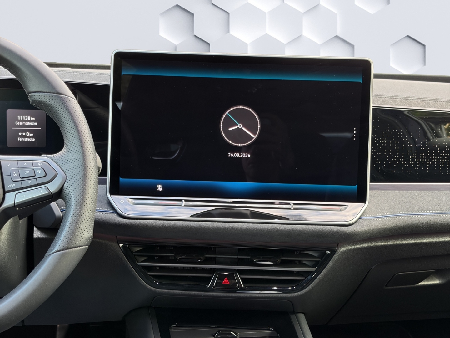 Passat Variant R-Line 1.5TSI eHybrid 130kW DSG AHZV MatrixLED PanoDach HuD ACC 360°Kam ParkAssistPro