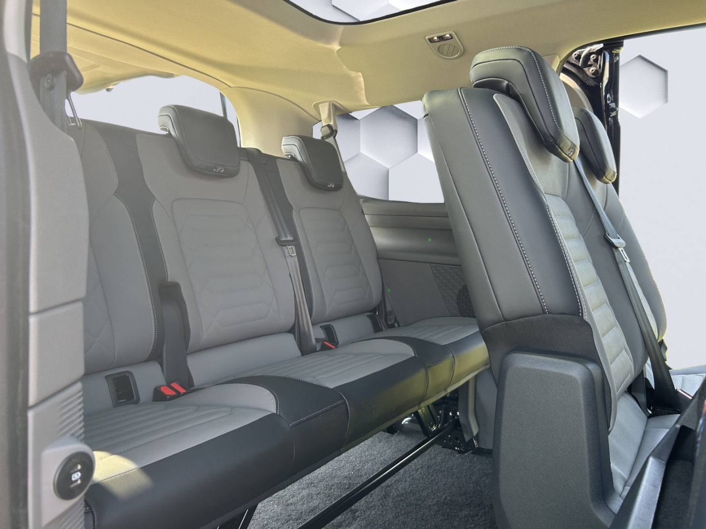 Caravelle Style 2,0l TDI 8-Gang-Automatik AHK Navi SHZ Soundsystem