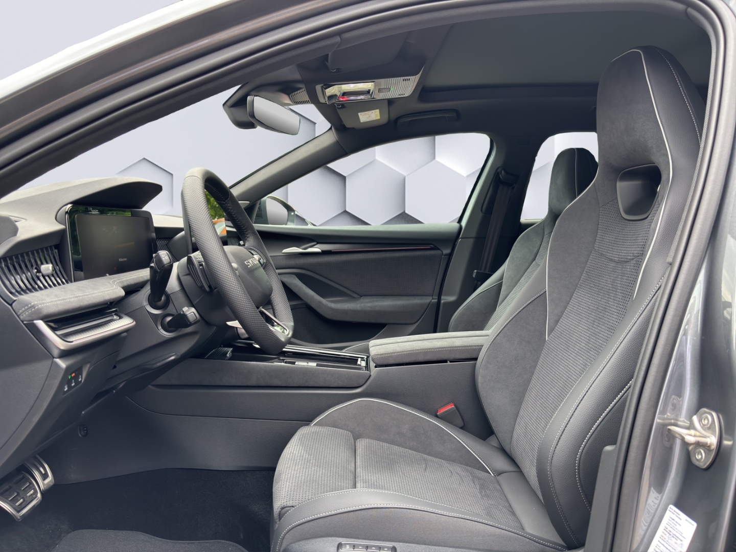 Superb Combi 2.0 TSI Pano Canton Sound Sportline AHK Familienpaket